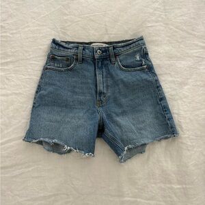 Abercrombie High Rise Dad Shorts – Medium Wash